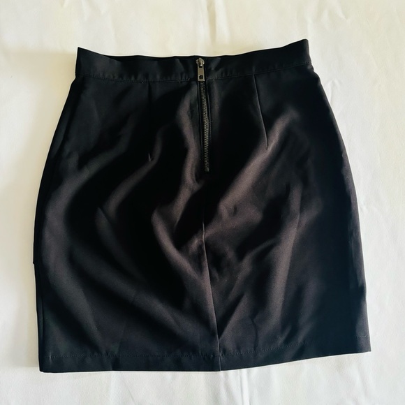 Y2K 🔥🔥🔥 Forever 21 black a-line faux wrap mini skirt size small SM G009 - Picture 3 of 5